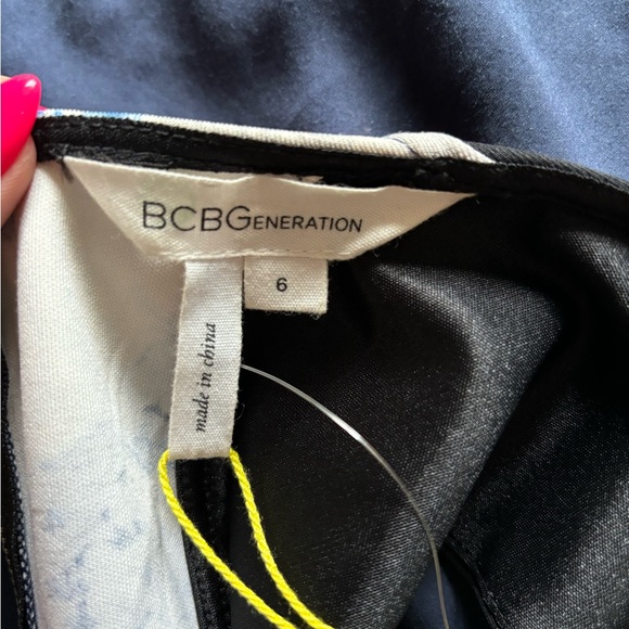 BCBG Sleeveless Floral-Print Sheath Dress - Size 6 - NWT - Mesh detail - Picture 2 of 8